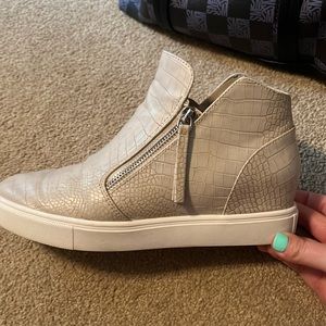 Steve madden sz 9.5 tan leather snakeskin sneaker